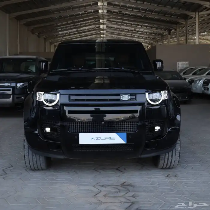 لاندروفر دفندر HSE 110 V6 موديل 2024 3