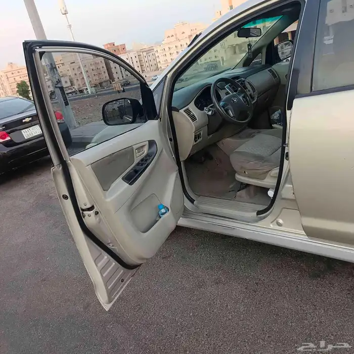 تويوتا انوفا 2012 7