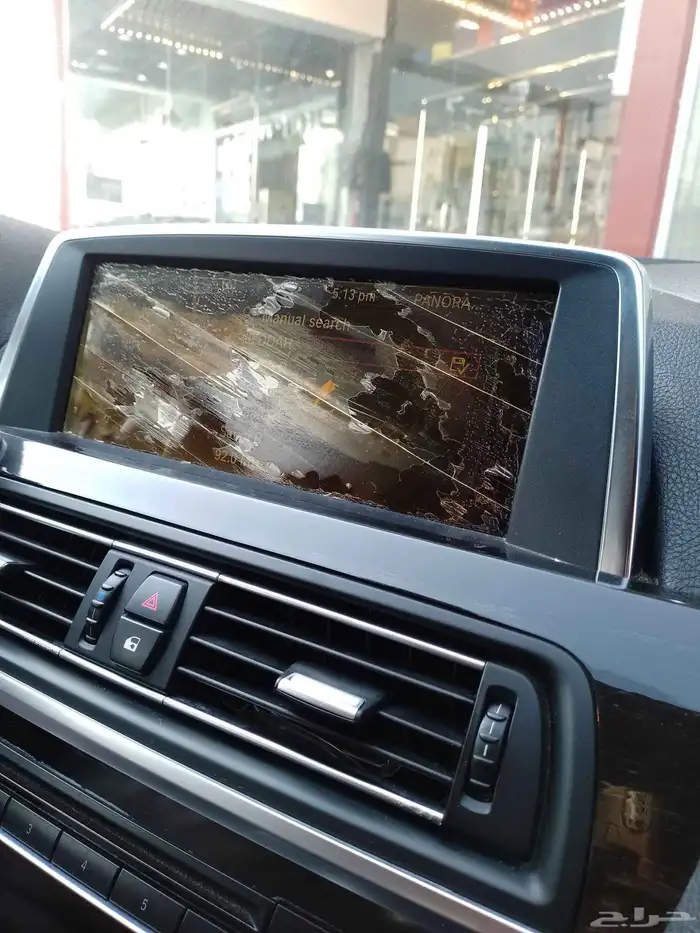 BMW الشاشة تعمل. تبدو أصلية. 0