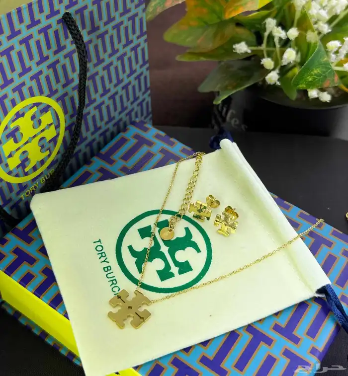 اطقم ماركات متنوعة سلسال واساور نسائية 13