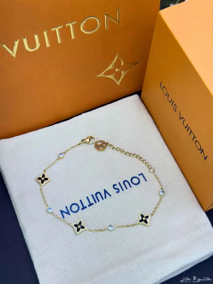 اطقم ماركات متنوعة سلسال واساور نسائية 33