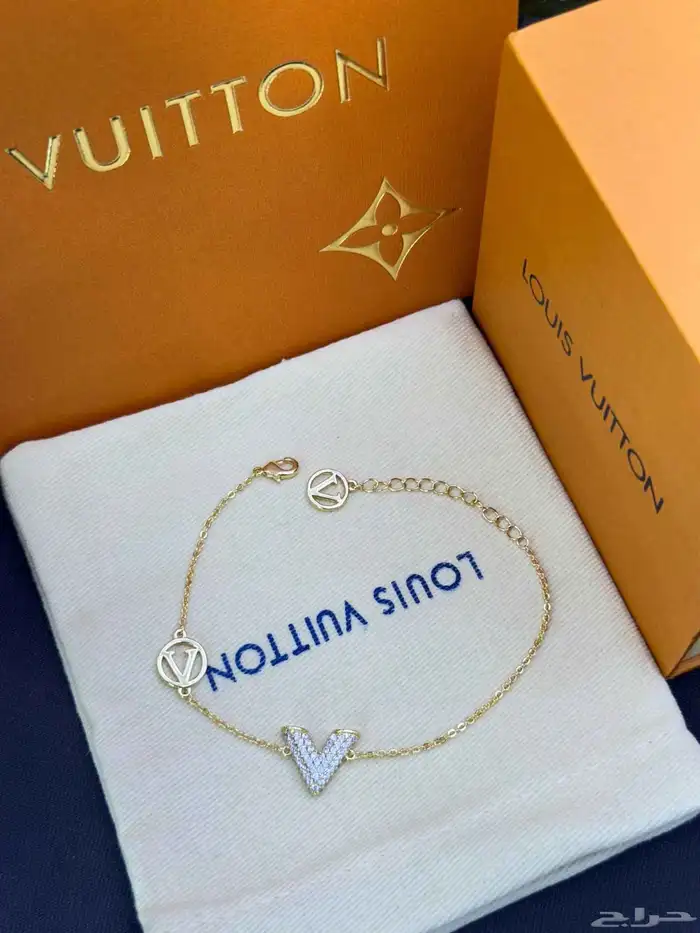 اطقم ماركات متنوعة سلسال واساور نسائية 39