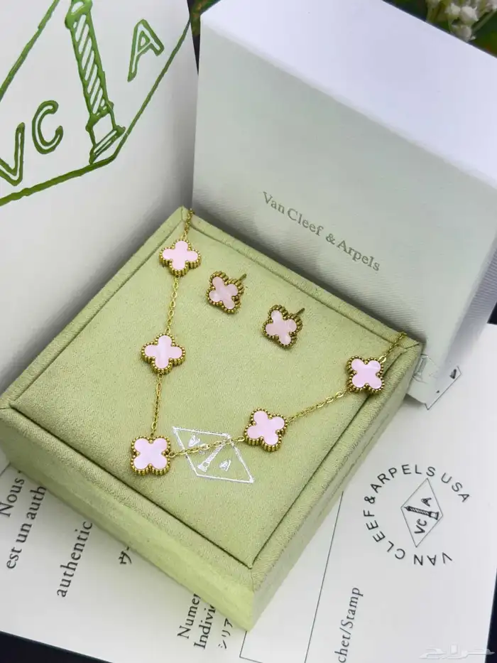 اطقم ماركات متنوعة سلسال واساور نسائية 0