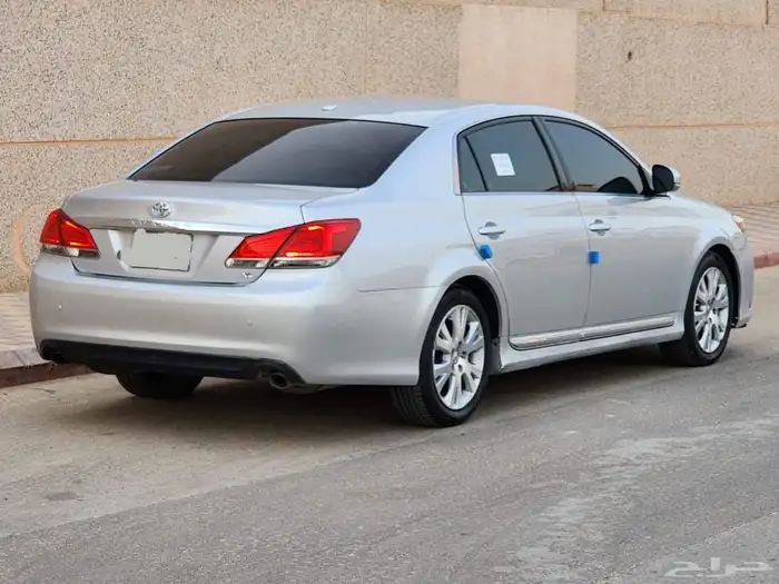 تويوتا افلون 2011 XL 4