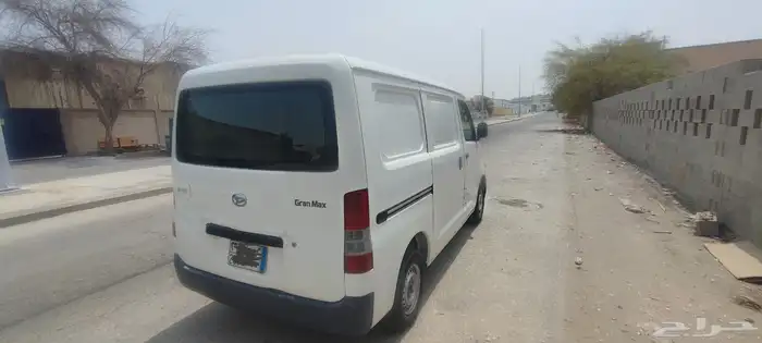 ديهاتسو فان 2012 4
