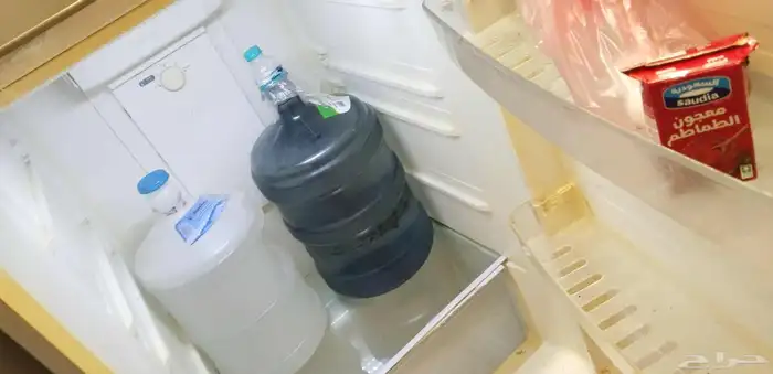 ثلاجه بحاله جيده 1