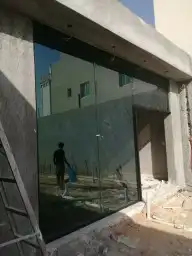 فني تركيب زجاج سكريت وا ابواب كرديون جلد و ا بلاستيك 4