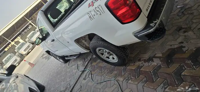 عملائنا الأعزاء يعرض معرض قافلة الغربيه للسيارات ان يقدم لكم 3