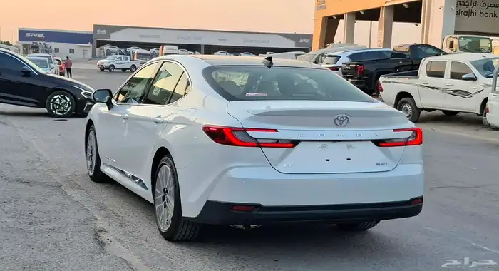 كامري LE هايبرد 2025 4