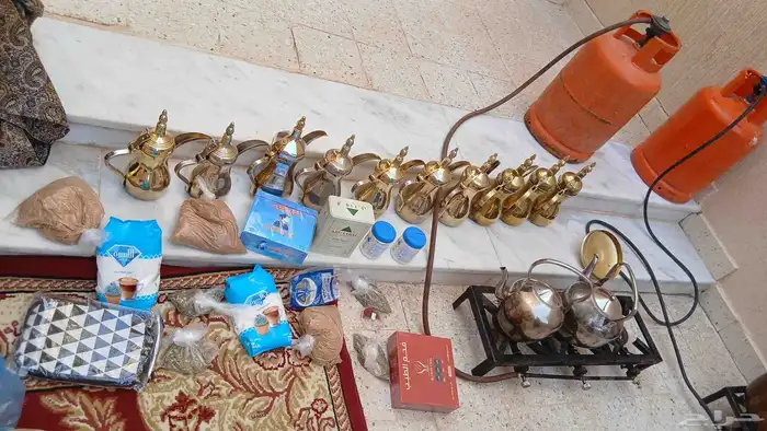 معاك القهوجي ابو حبيبه عندي صبابين وقهوجين دي جي سماعات طاول 0