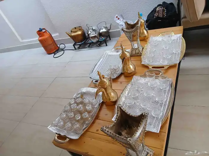 معاك القهوجي ابو حبيبه عندي صبابين وقهوجين دي جي سماعات طاول 8