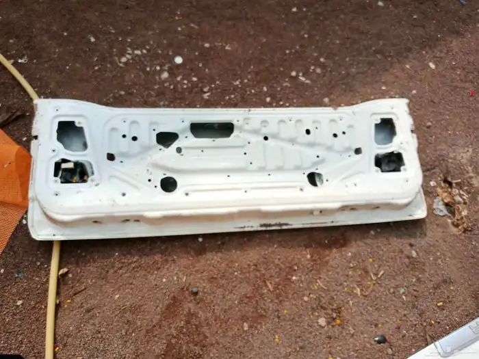 باب شنطه لاندكروزر مع جناح للبيع المستعجل 3