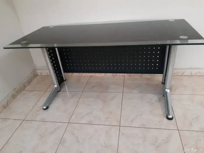 طاولة مكتب 2