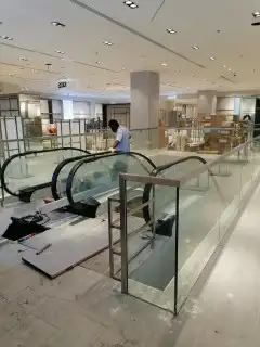 فني تركيب زجاج سكريت وا ابواب كرديون جلد و ا بلاستيك 8