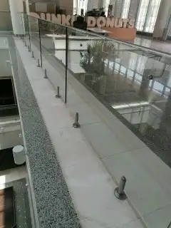 فني تركيب زجاج سكريت وا ابواب كرديون جلد و ا بلاستيك 3