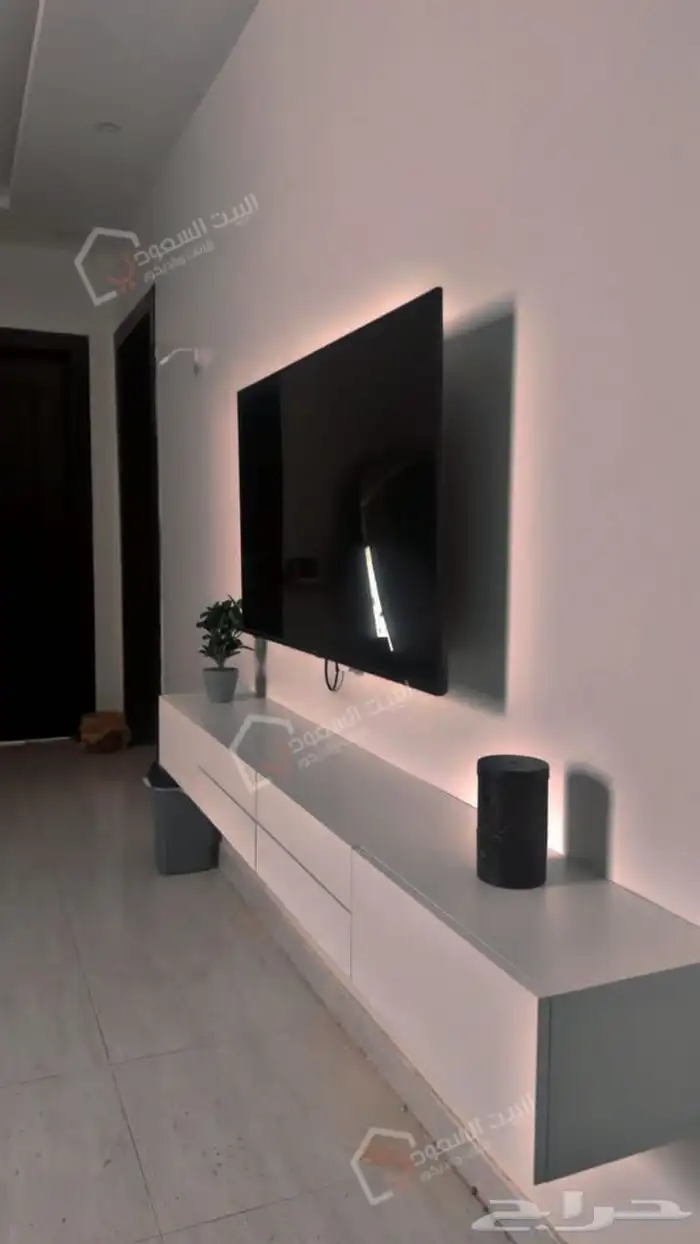 طاولة تلفاز معلقه لون ابيض 0