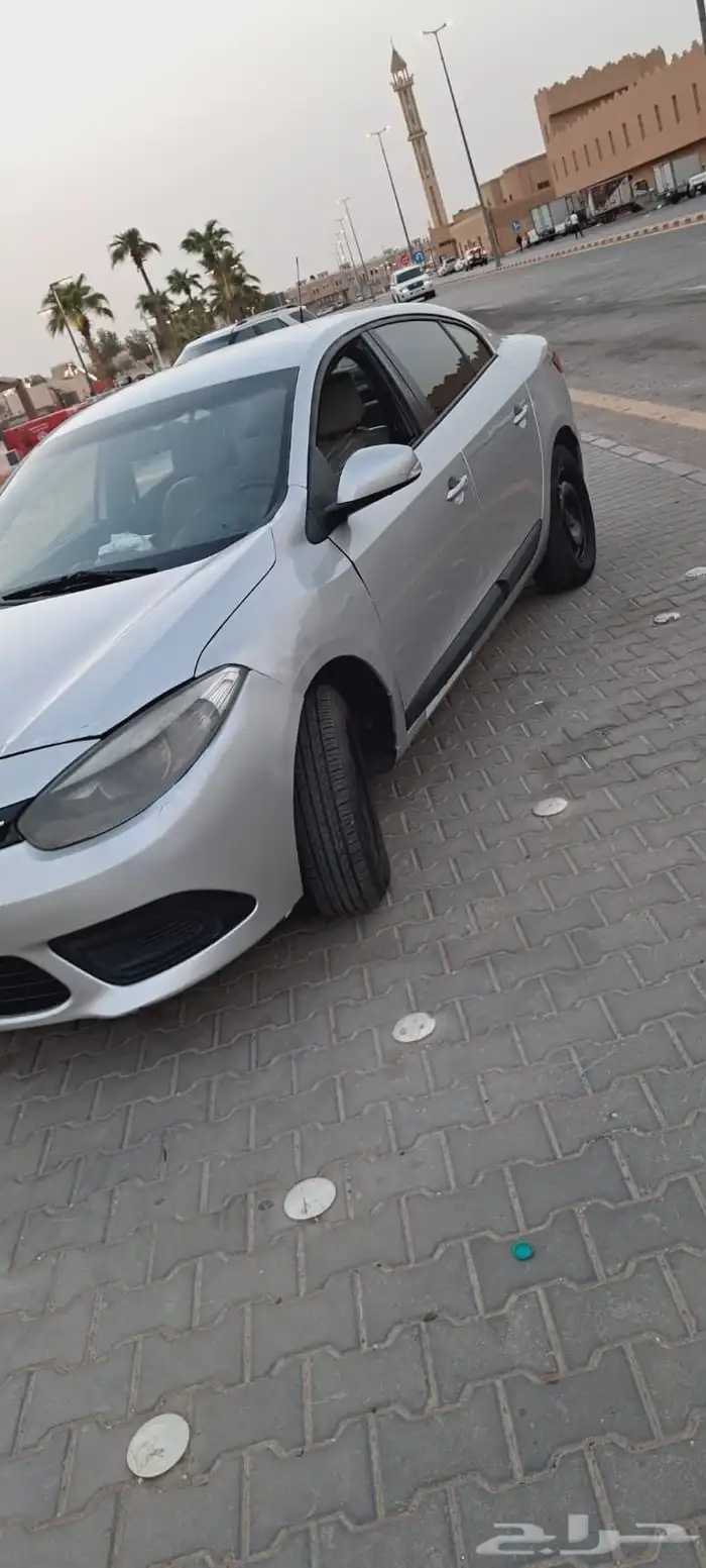 للبيع سيارة رينو فلوانس موديل 2016 0