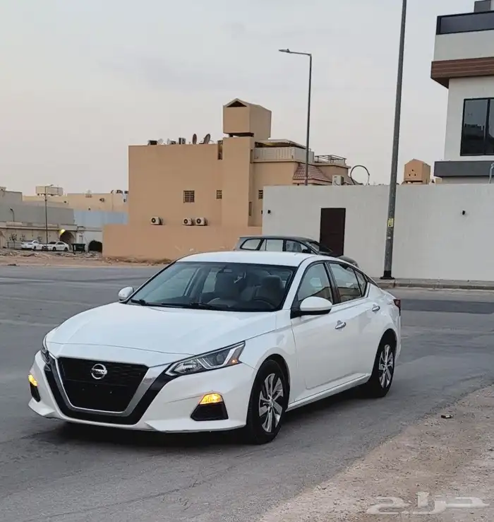 نيسان التيما مديل 2020 استاندر 3