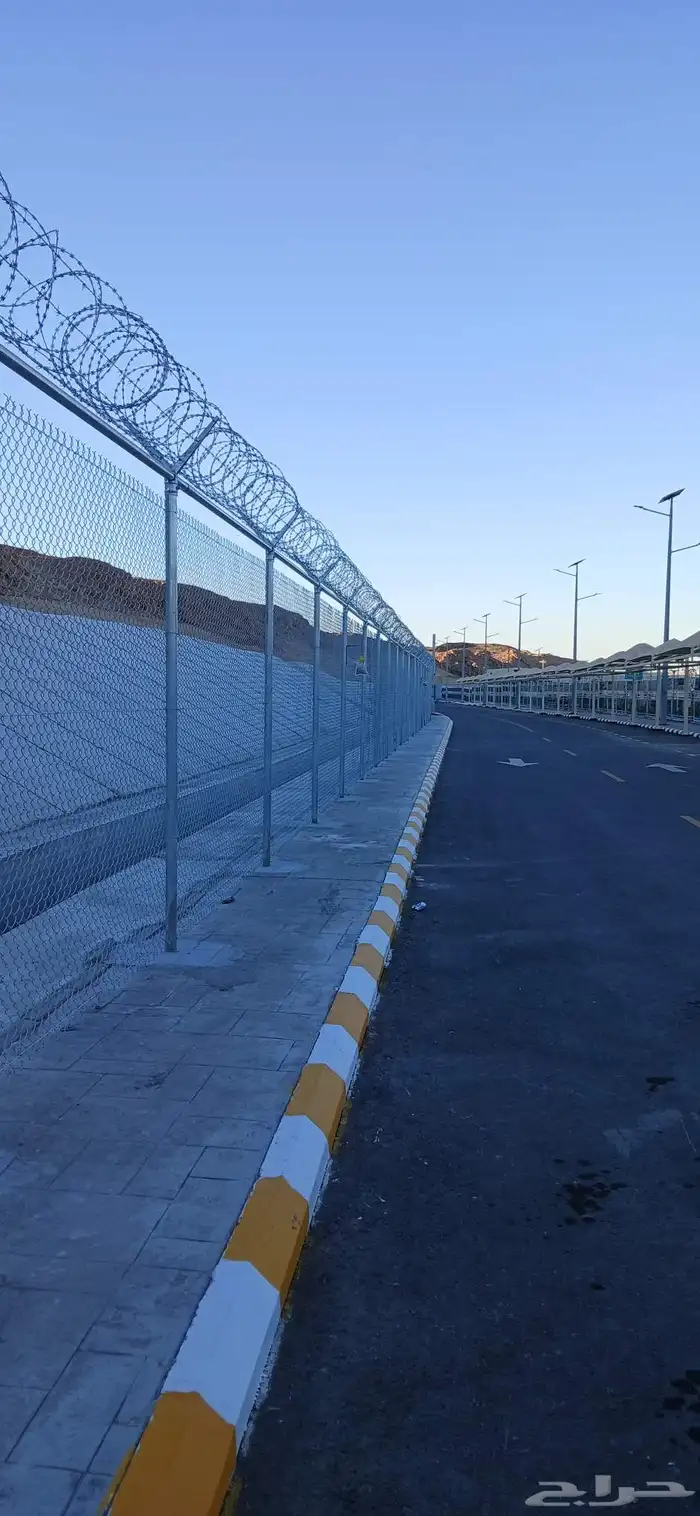 متخصصون في جميع نواع شبوك 3