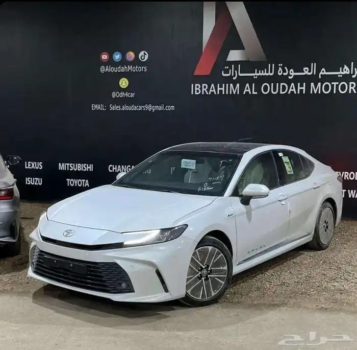 تويوتا كامري LE بنزين 2025 1