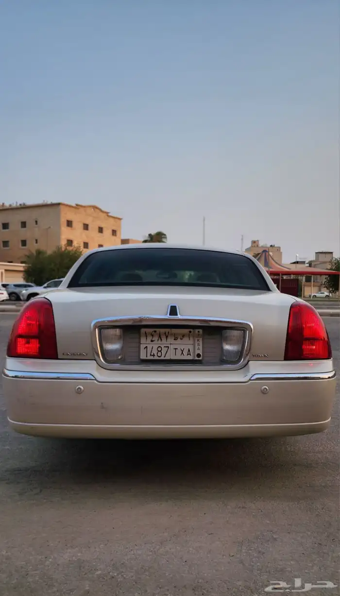 تاون كار 2003 نظيف 5
