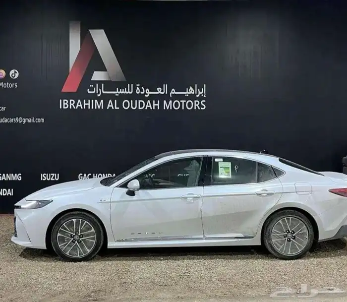 تويوتا كامري LE بنزين 2025 0