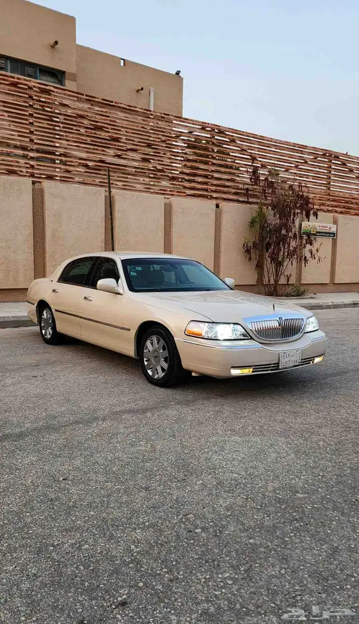 تاون كار 2003 نظيف 2