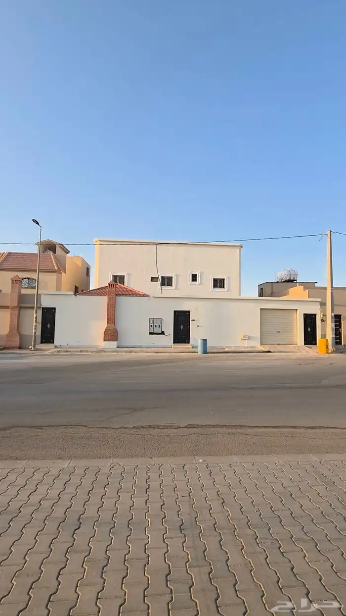 للبيع دور وشقتين بالخبراء حي المجد العمر 13 سنه 0
