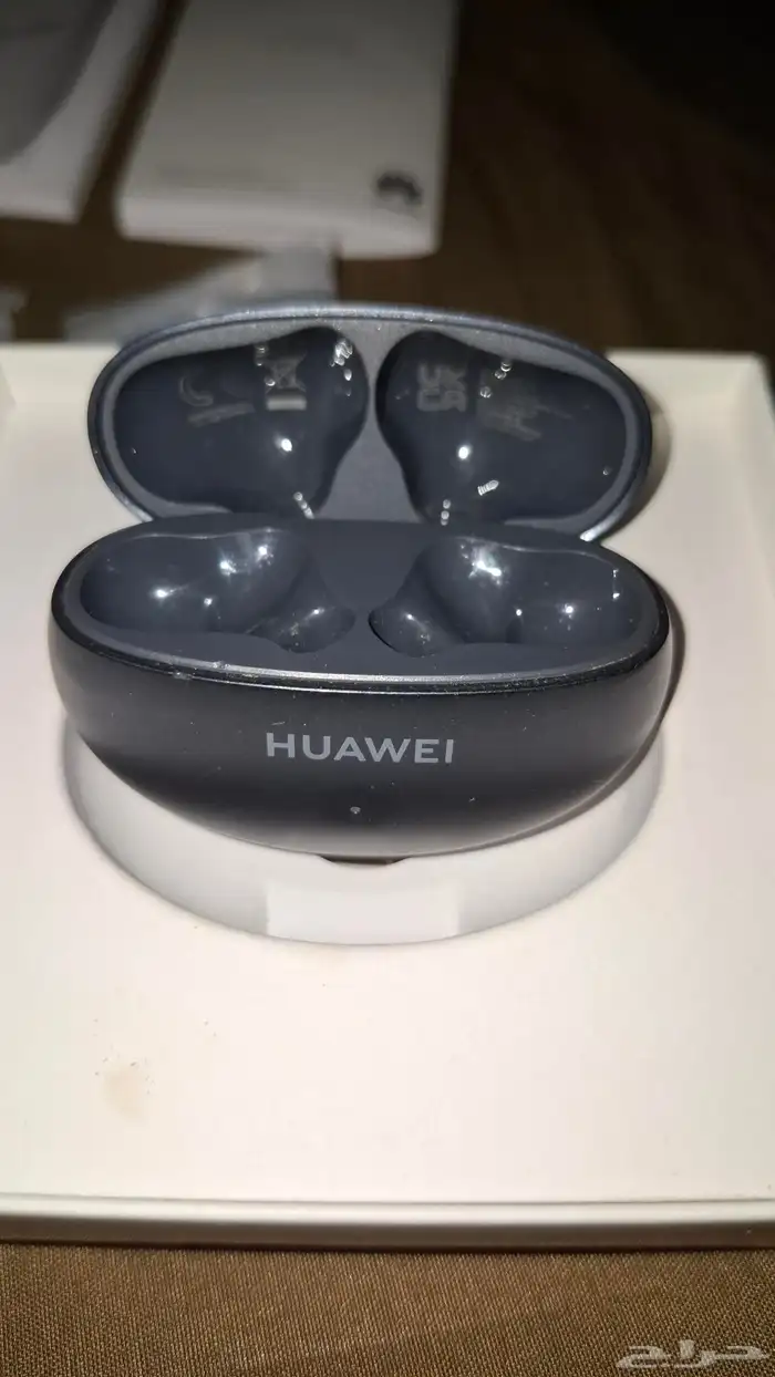 علبة سماعات هواوي فري بادز 6i 3
