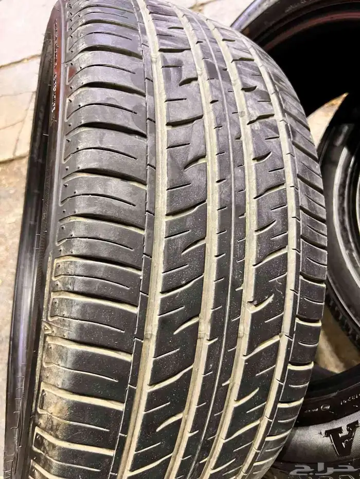 كفرات دنلوب جيب لكزز مقاس 275.50.21 تاريخ 23 3