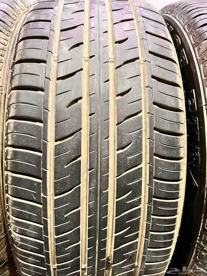 كفرات دنلوب جيب لكزز مقاس 275.50.21 تاريخ 23 6