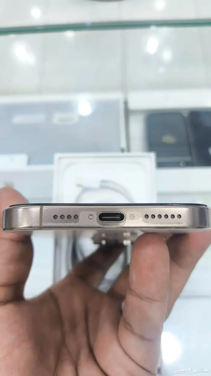 تم البيع أيفون 16 برو ماكس شبه جديد 6