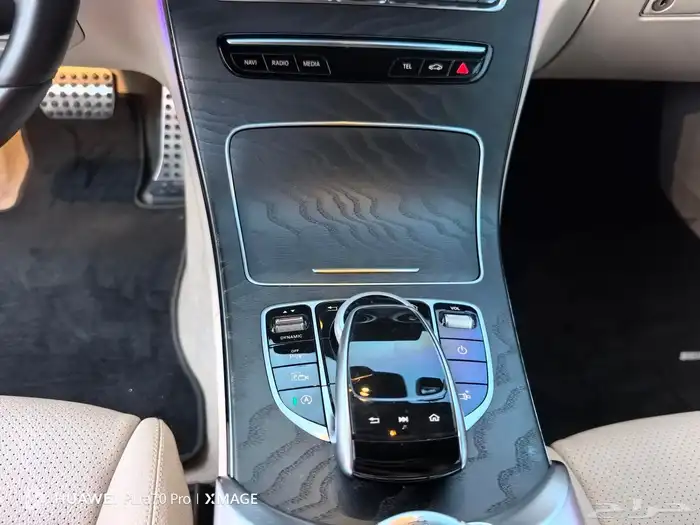 للبيع مرسيدس 2021 كشف احمر C200بحالة الوكاله 22