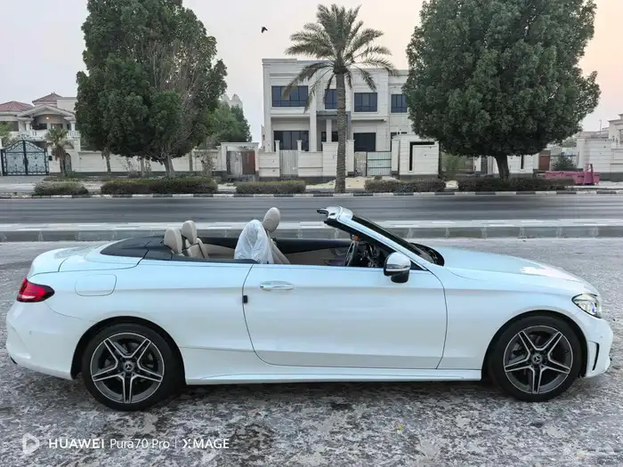 للبيع مرسيدس 2021 كشف احمر C200بحالة الوكاله 11