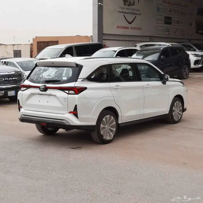 تويوتا فيلوز 2025 فل السعر 75000 شامل الضريبه 5