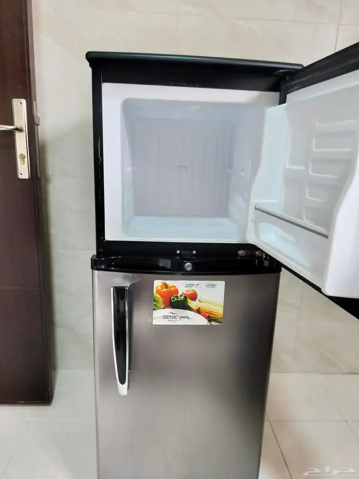 ثلاجة و طاقم كنب و ستاءر للبيع 0