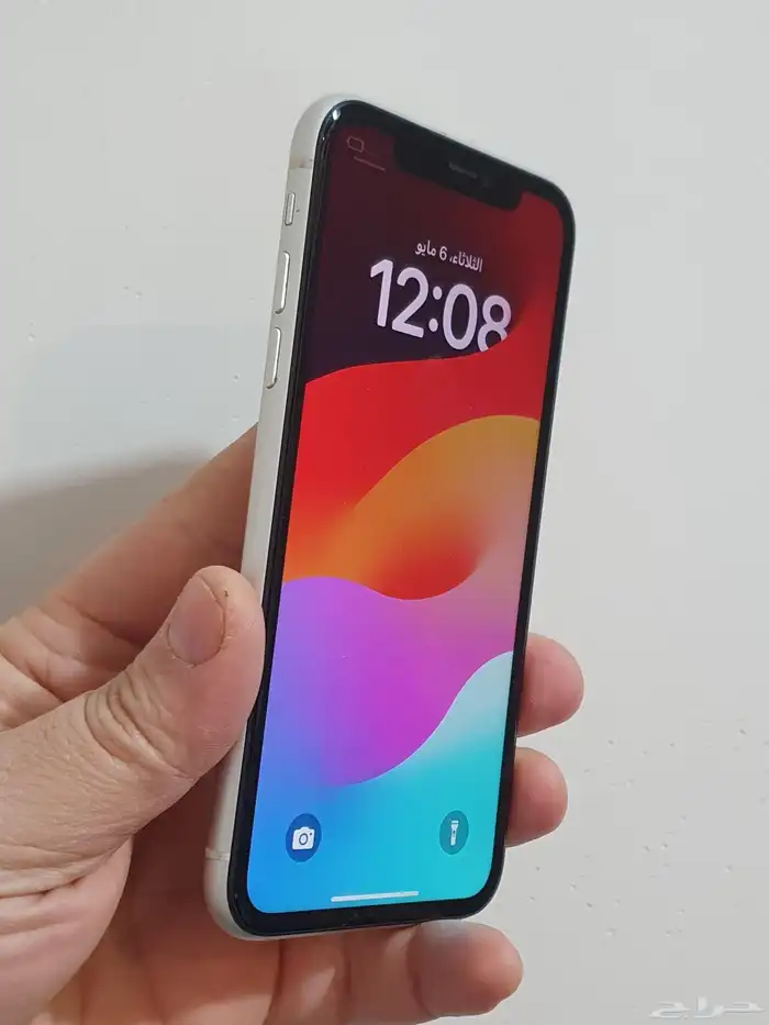 ايفون 11 ابيض 550 ريال 7