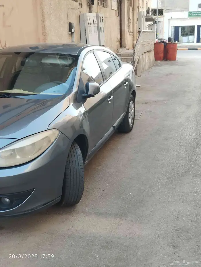 سيارة رينو فلوانس موديل 2015 للبيع 0