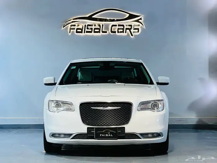 كرايزلر 2017 V6 اكزاكتيف C300 بحاله ممتازه ماشاء الله 2