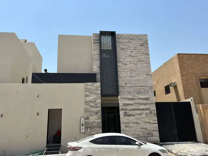 للبيع فلل جديده قيد التشطيب بحي الرمال 0