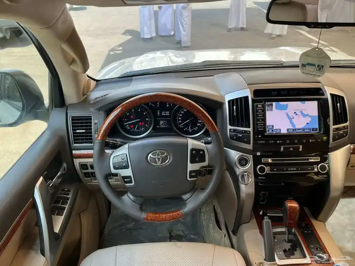 تويوتا VXR 2012 V8 9