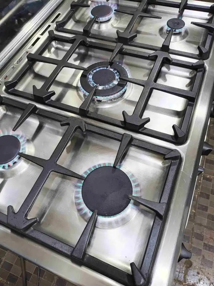 White westernhouse made in Italy 5 flame gas stove available 0