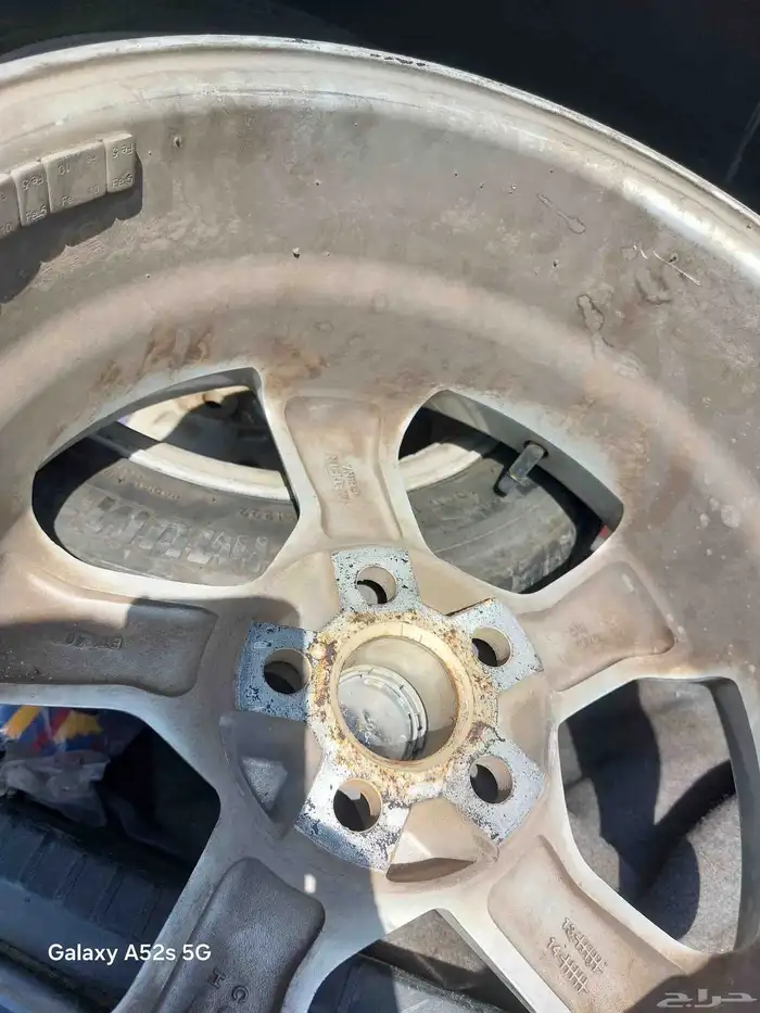 جنوط كورلا نجمه مقاس 16 نضيفه مع 3كفرات واحد منهم تاريخ 24 0