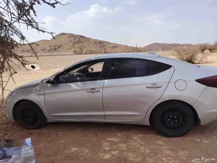 إلنترا حجم 1600المكينة 2019 ماشية 30ويستاهلها الزين 0