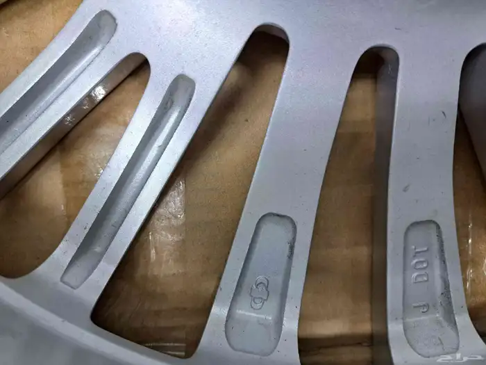 جنوط كامري LEموديل 2025مقاس 17اصليه وكاله 8