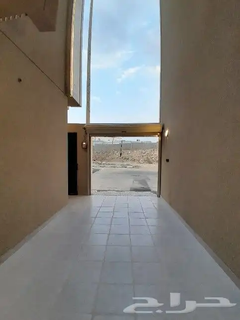 للبيع شقه دور ارضي حوش ومدخل سياره بالضيافه مخطط الراجحي 4