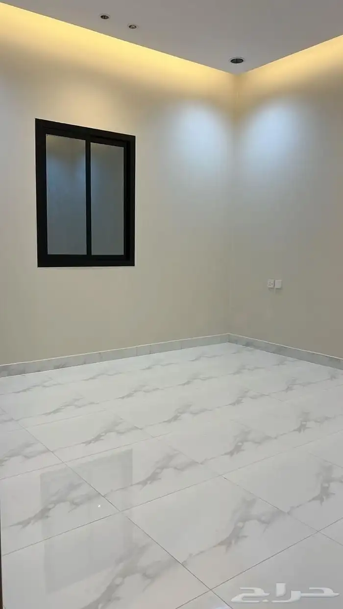 للبيع ادوار ارضيه وارواف تشطيب vip بشمال الخميس بتبدأ من 580 1