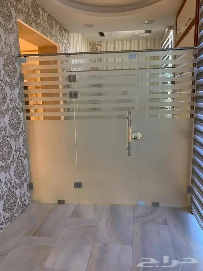 واجهات زجاج سكريت مكاتب 0