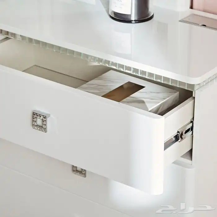 طقم غرفة نوم مترين في مترين مع الدولاب جديد من هوم سنتر 17