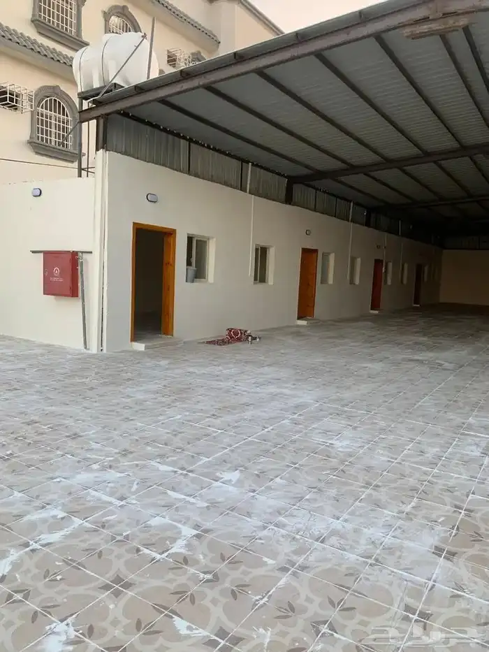 فرصة للايجار مبنى تجاري سكني قائم بمساحة 741 متر 7